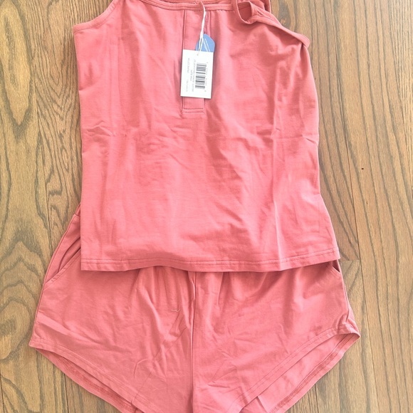 Magnetic Me CloudStretch™ magnetic dream sleep tank + shorts pajama set - Picture 2 of 3